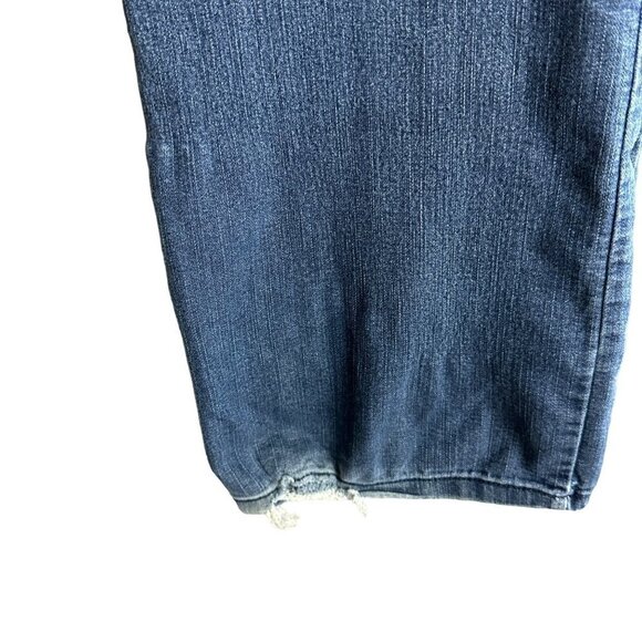 Women Signature Jeans Straight Leg Distressed Hem Size 18 Sku 1480-A18 - Picture 10 of 11